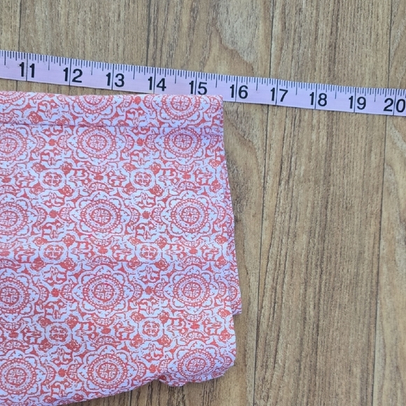 89th & Madison Coral And White Capri Pants - Picture 6 of 7